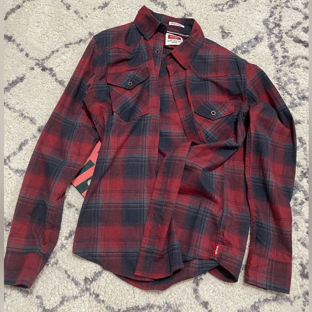 Red and blue pattern Flannel size small
